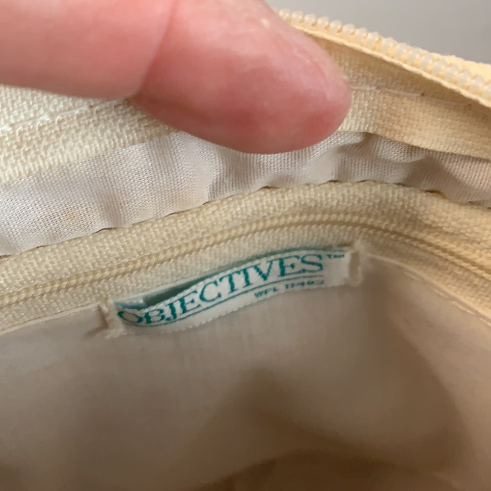 Objectives Small Straw Purse - Picture 4 of 5
